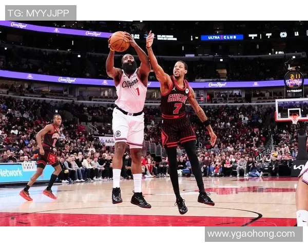 快船无缘24分反转!布朗33+13,湖人旧将全队最低,哈登37+8难救主